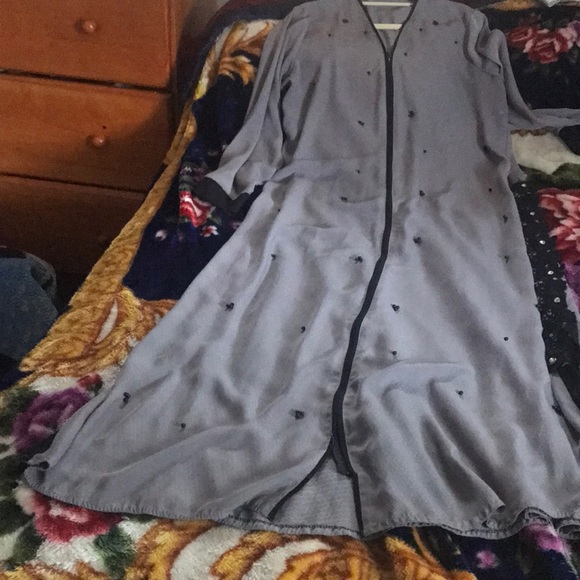 6 abayas good condition - Picture 1 of 7